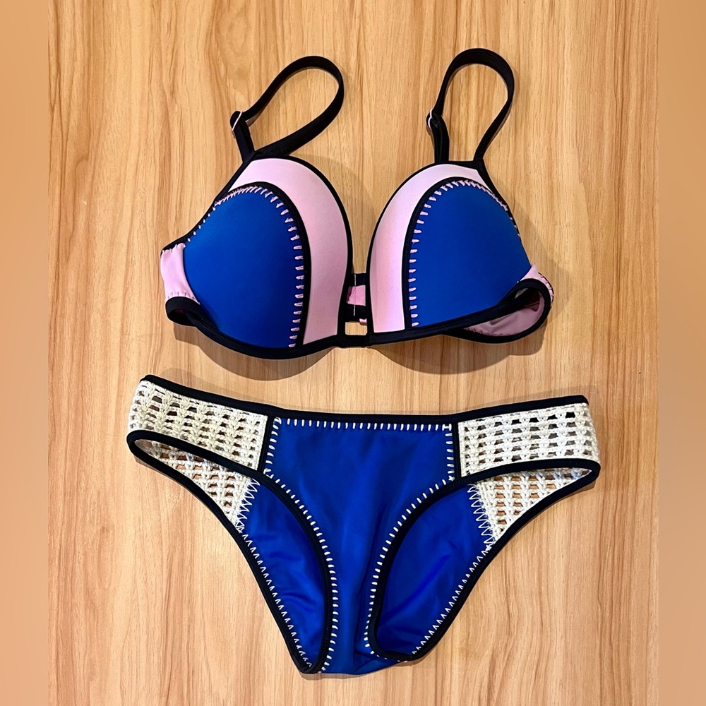 Victoria’s Secret Bikini 34DD Top & M Bottoms